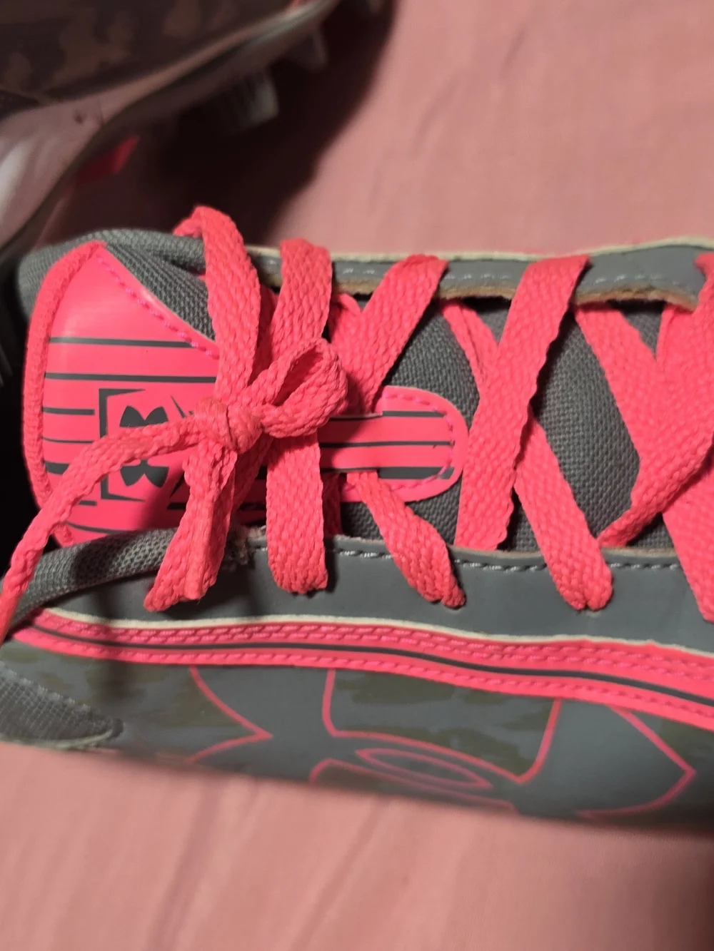 Under Armour  Teens Or Womans Athletic Softball Or Baseball Cleats